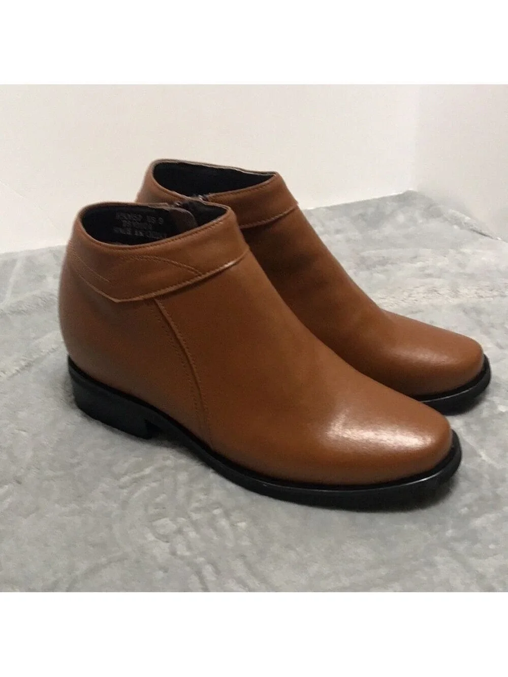 New CALDEN LEATHER MEN’S BOOT SIZE 9M